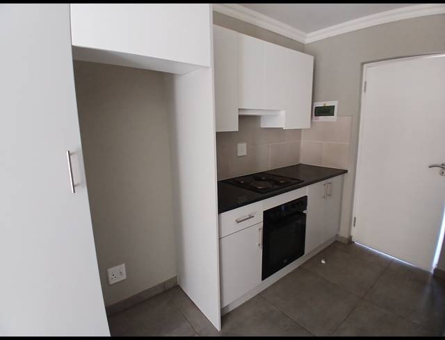 2 BEDROOM TOWNHOUSE FOR SALE IN ALBEMARLE
